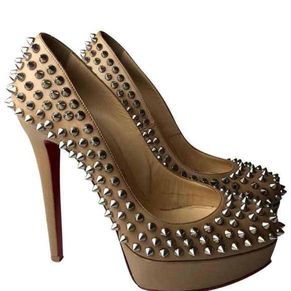 ❌SOLD❌ Christian Louboutin Bianca Spike heels - Picture 2 of 8